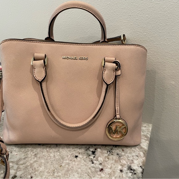 Michael Kors Pink Satchel with Structured Shape and Gold Hardware - Picture 3 of 6
